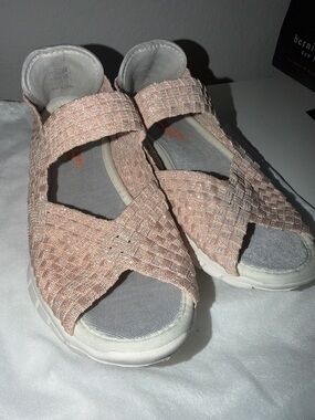 Elastic Woven Peep-Toe Flats in Blush and Silver- Bernie Mev